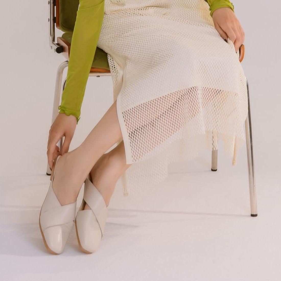 弧面交叉簡約皮革穆勒鞋