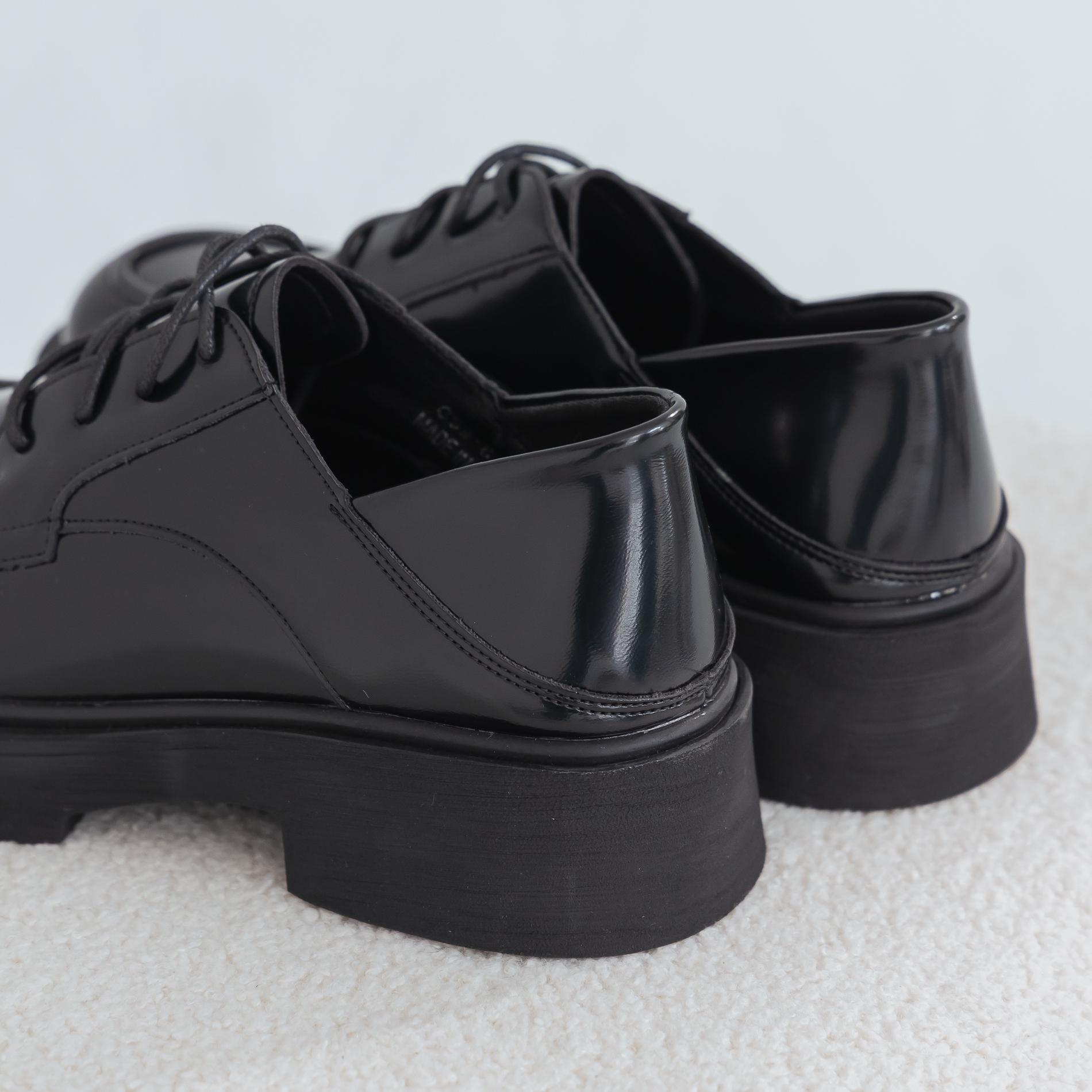 質感亮面綁帶厚底德比鞋