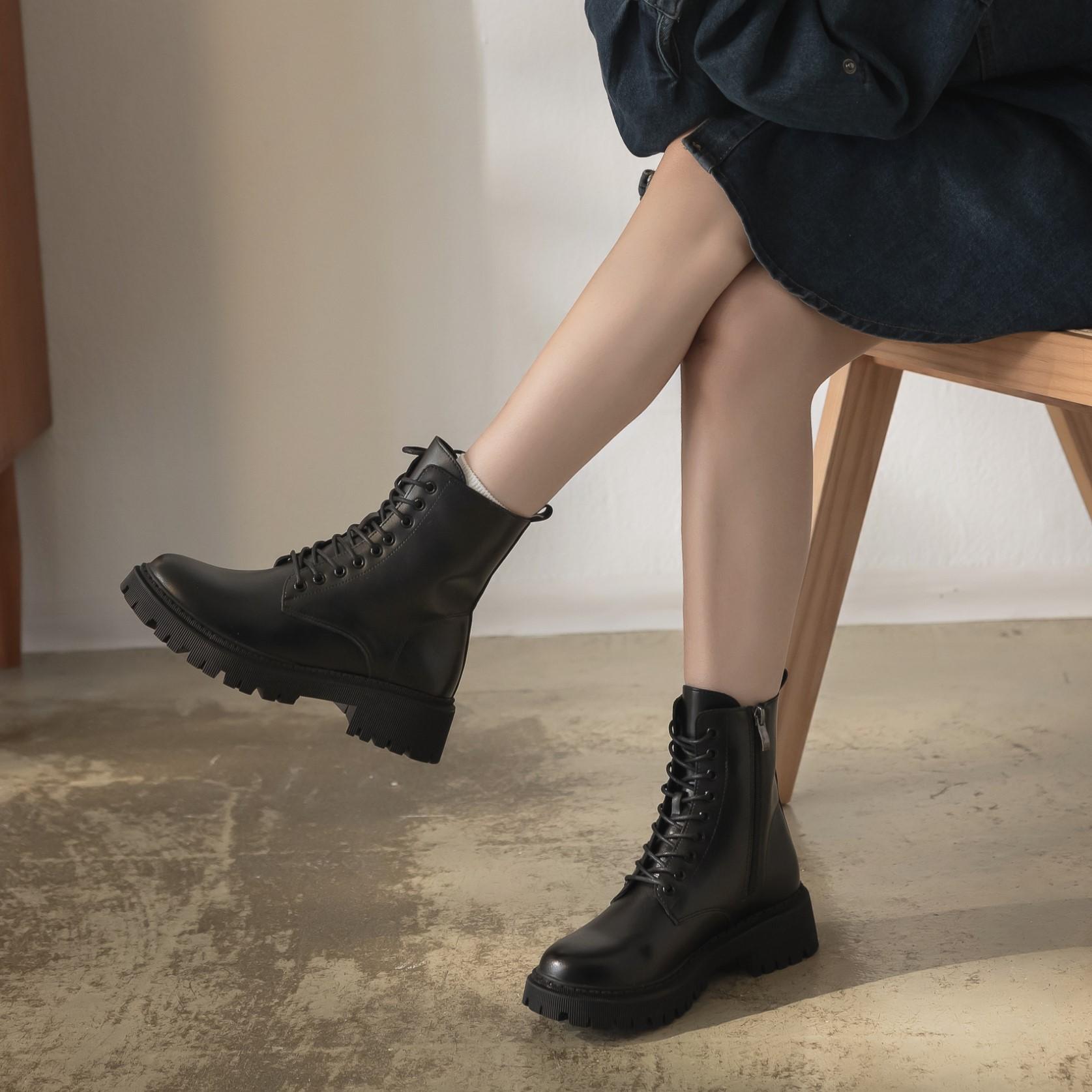 經典俐落綁帶短筒軍靴