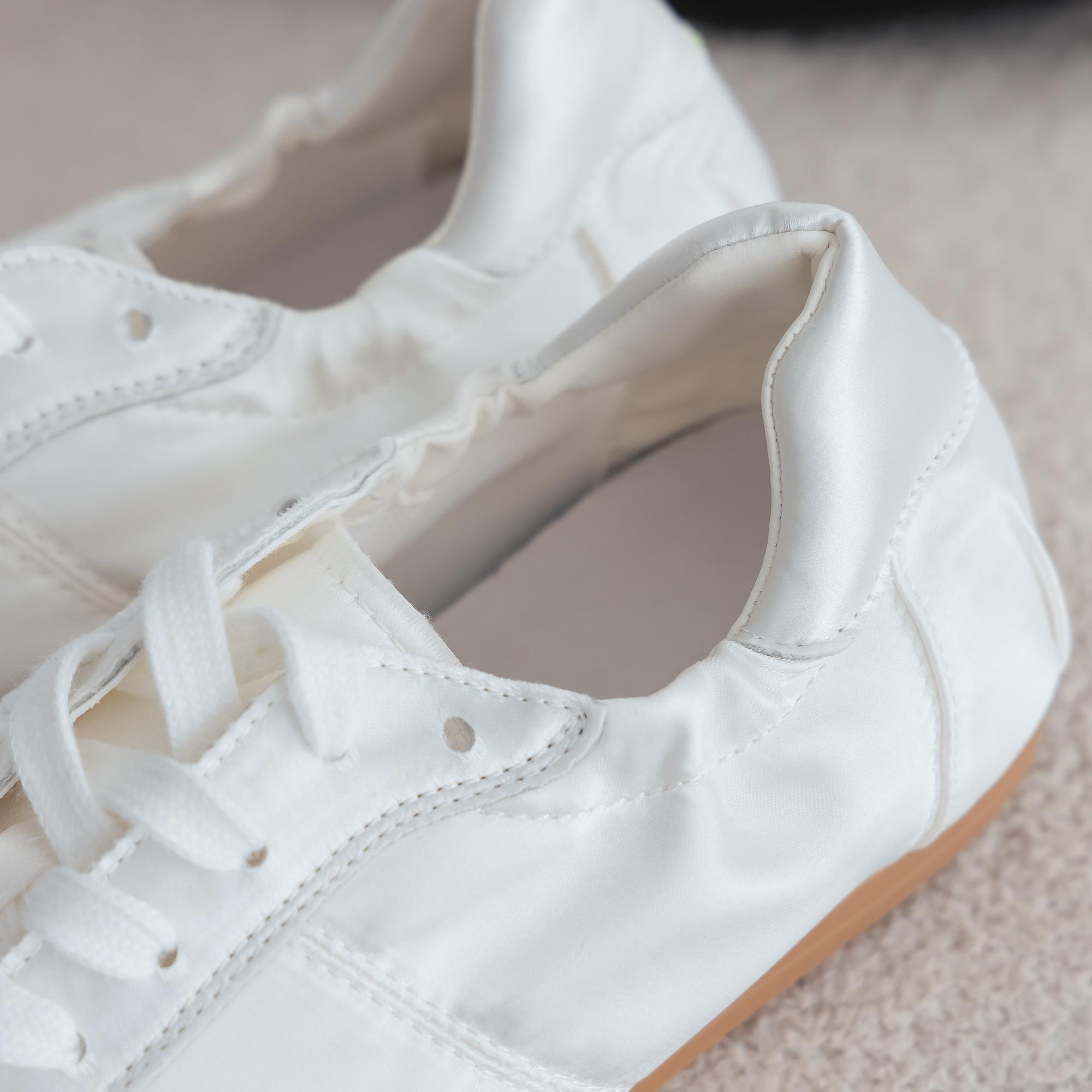 芭蕾風輕量緞面休閒運動鞋