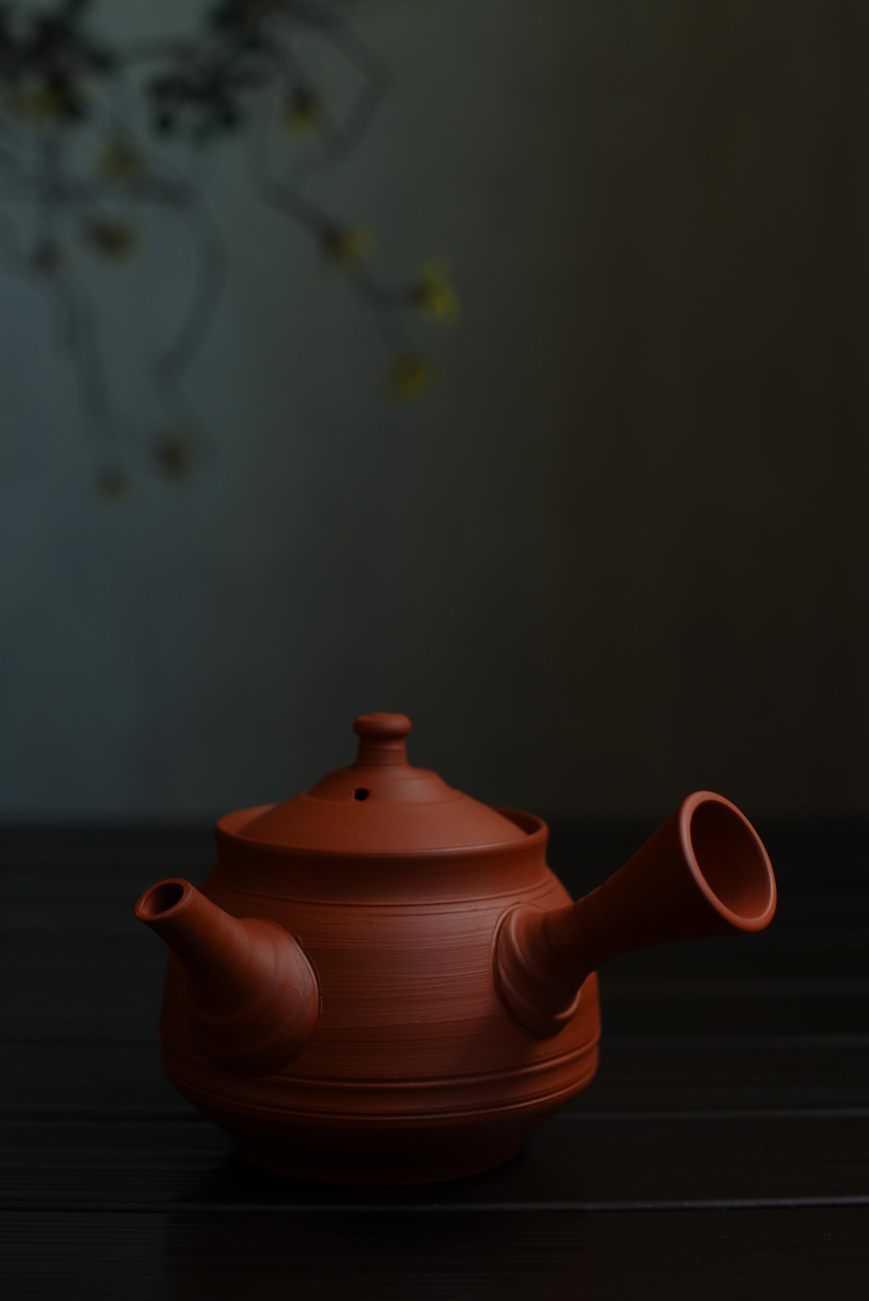 朱泥筋挽急須【村越風月】