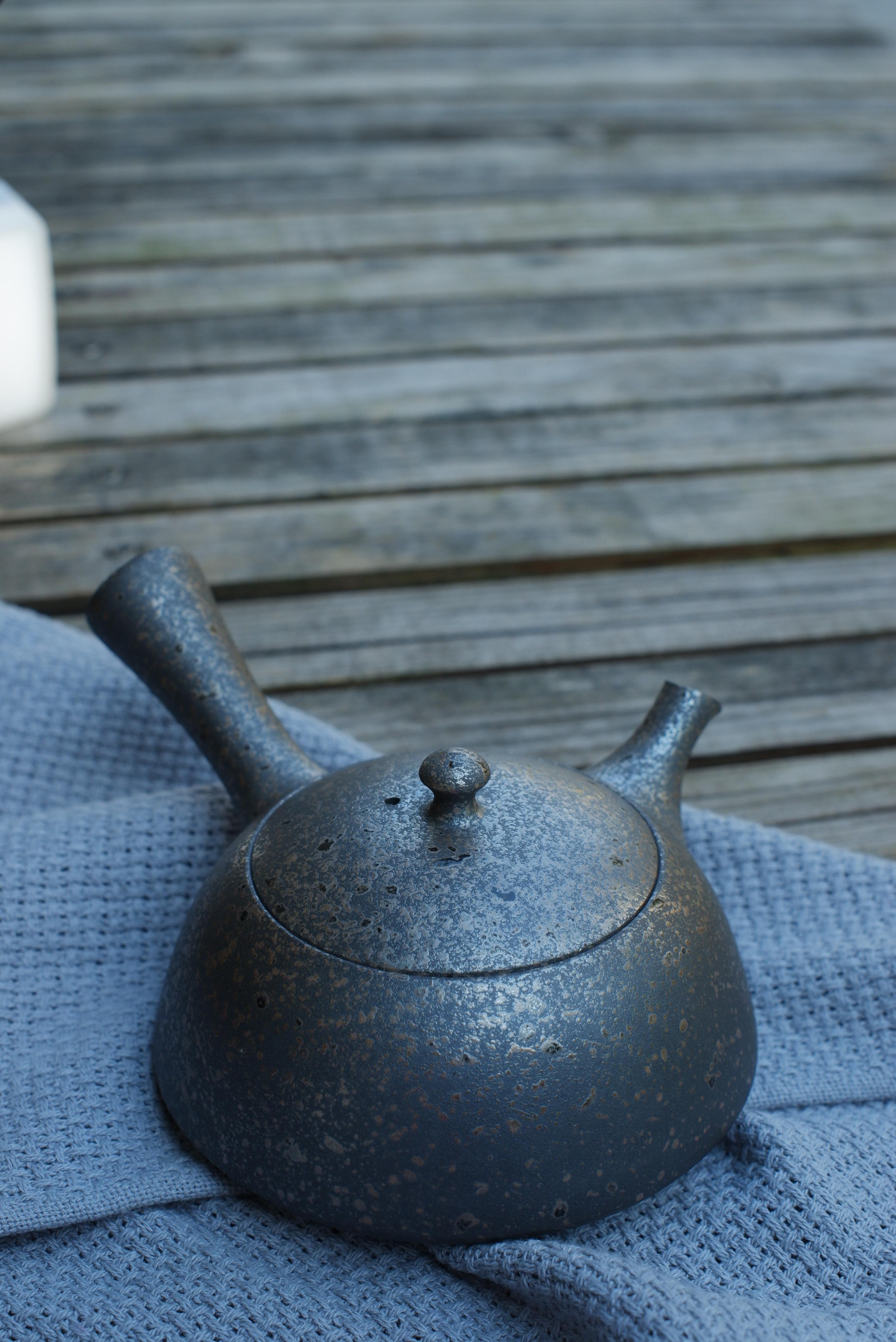 炭化圓平吹釉【藤田德太】