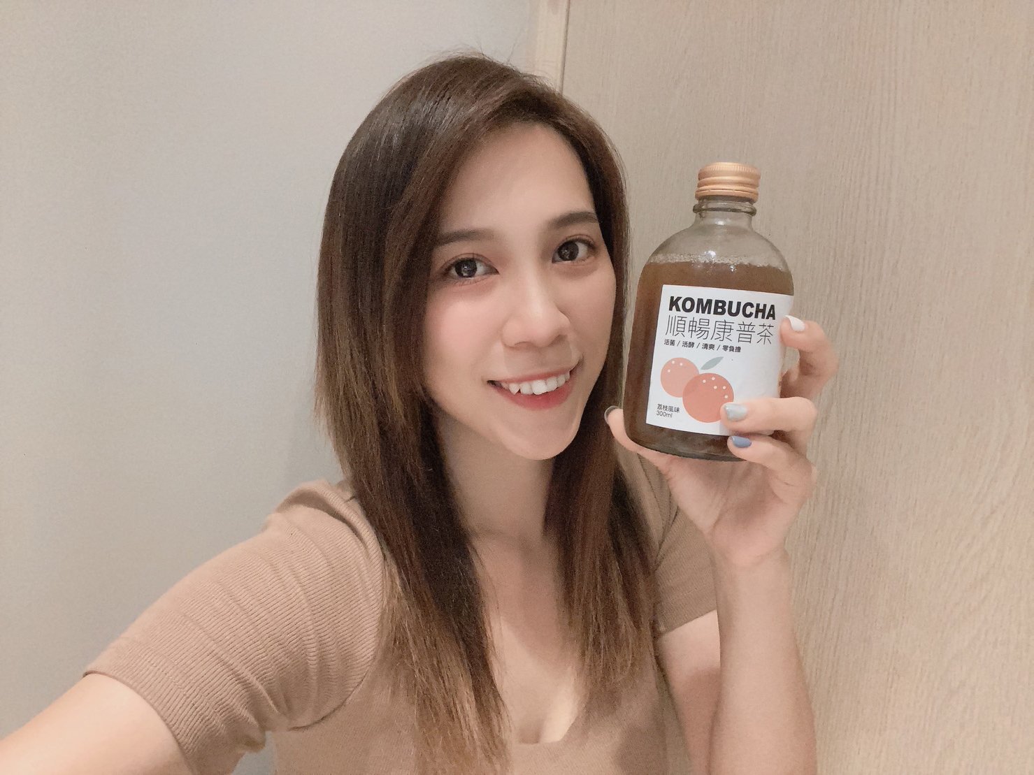 美睫師工作忙碌，總是外食，康普茶解決久坐便祕的困擾!