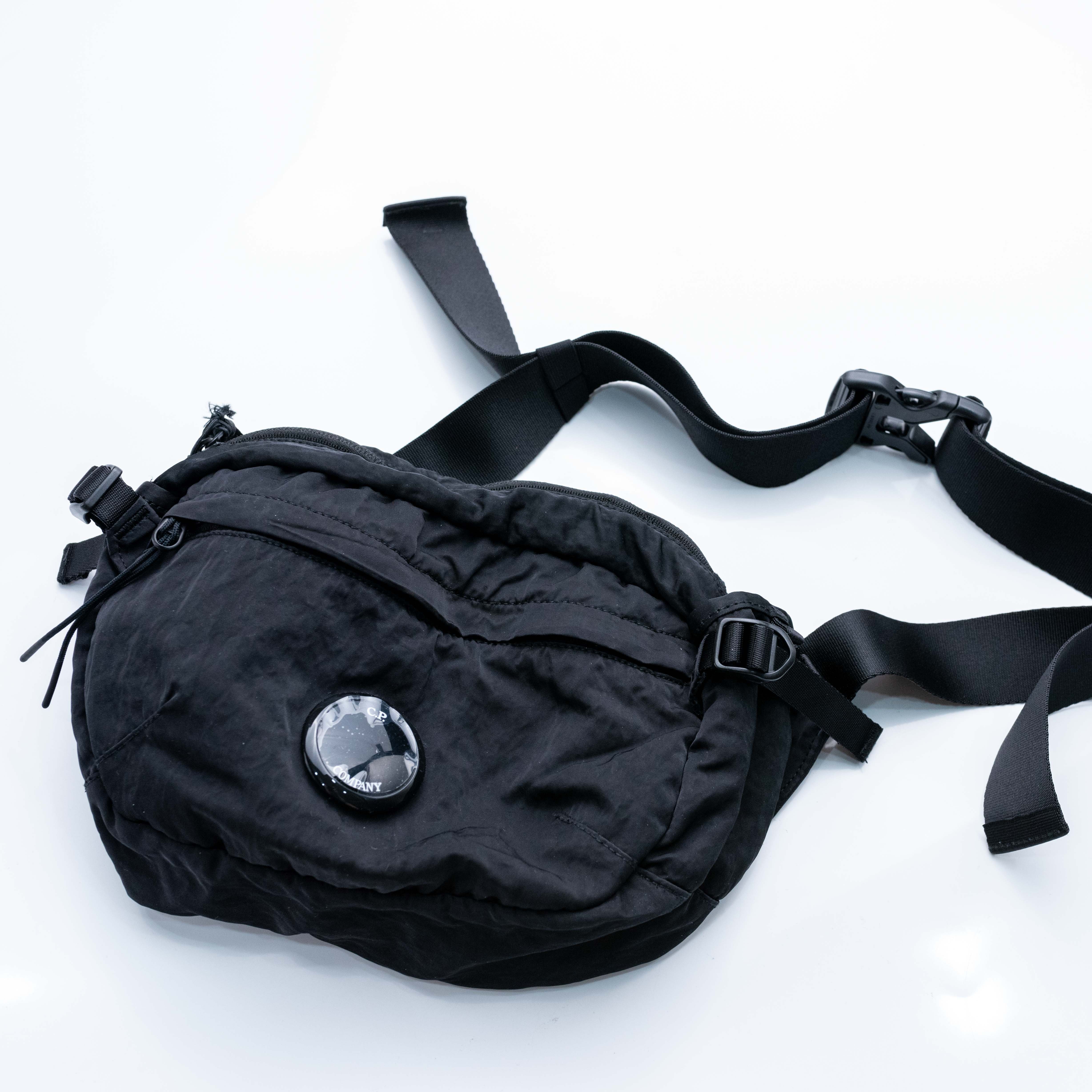 C.P. Company Nylon B crossbody bag 黑色