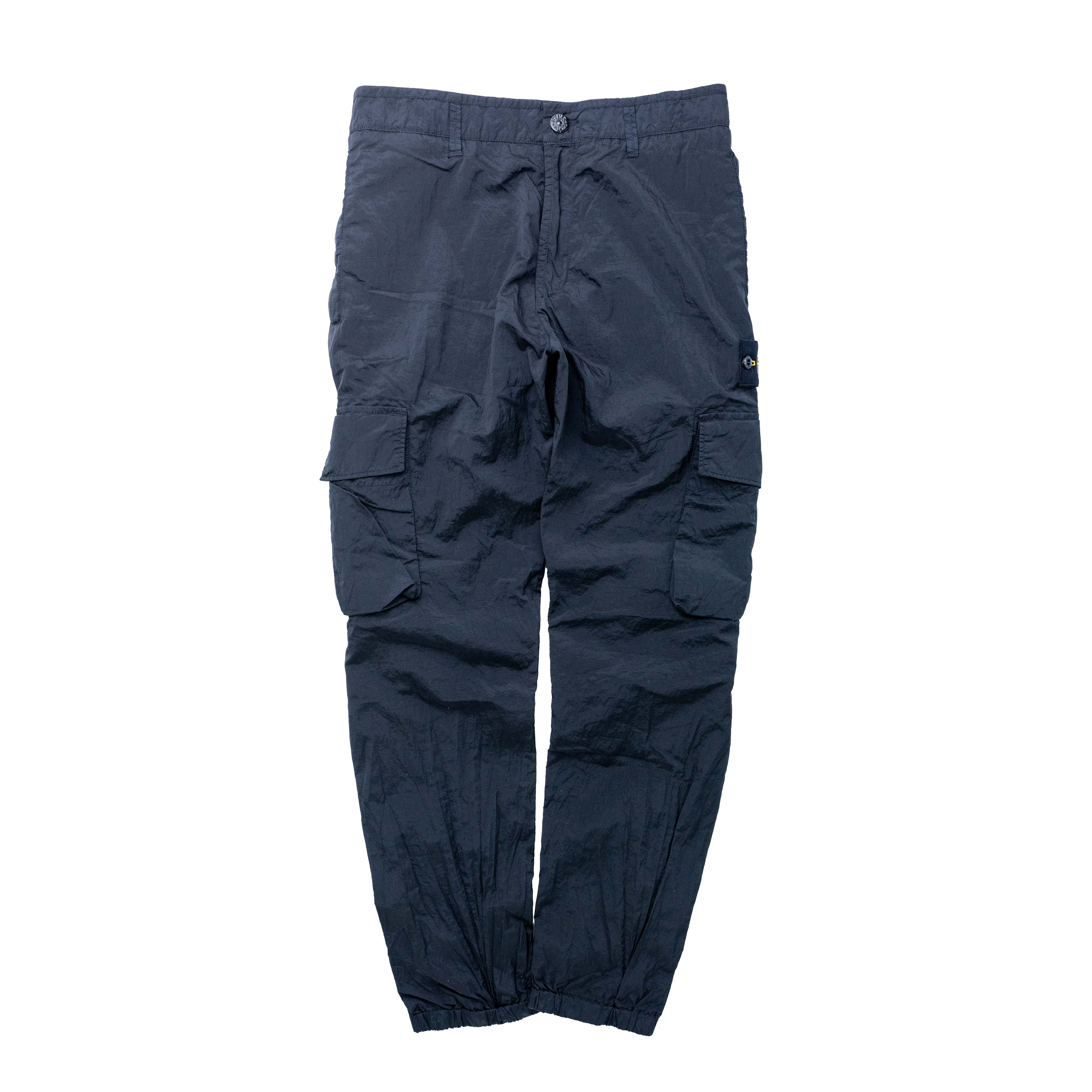 Stone Island 30919 金屬尼龍大口袋工裝褲 黑