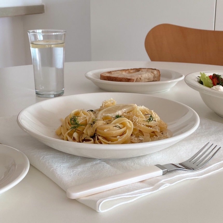 Tuxton eggshell 淺湯盤