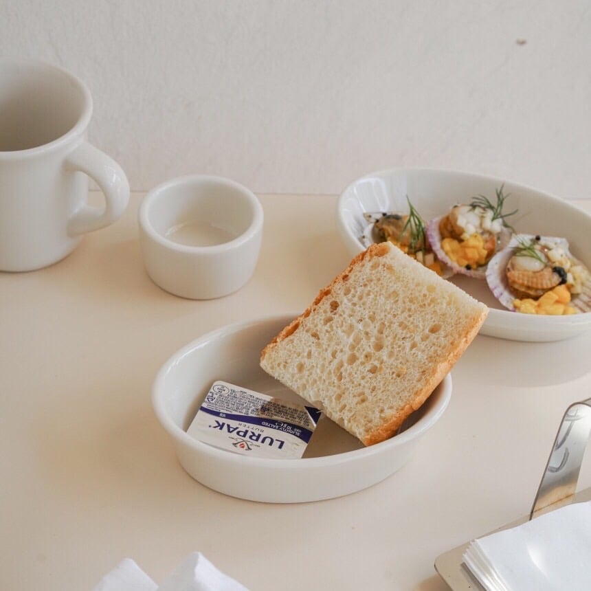 Tuxton Eggshell Oval Baker Dish / Bowl 橢圓深碗