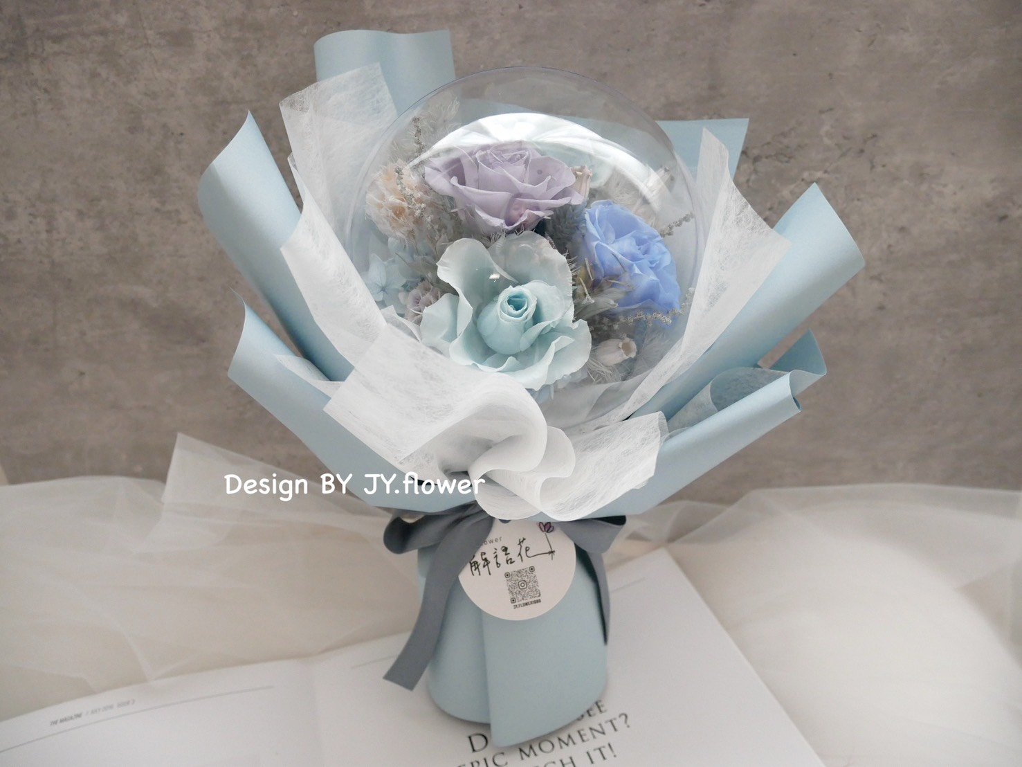 波波球小款永生玫瑰花束【蔚藍天際】