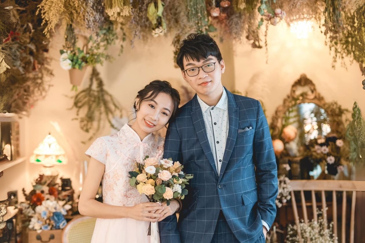 登記結婚怎麼穿？捧花與穿搭的完美搭配指南！