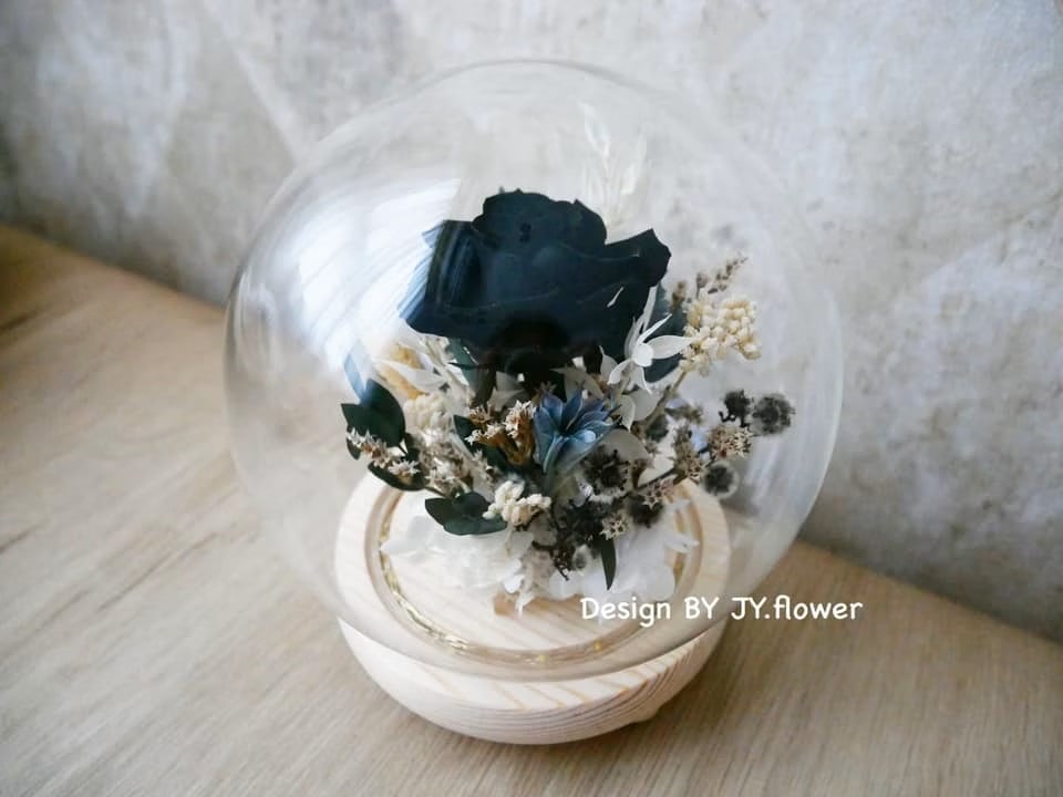 永生玫瑰水晶球玻璃罩夜燈【唯我所有】