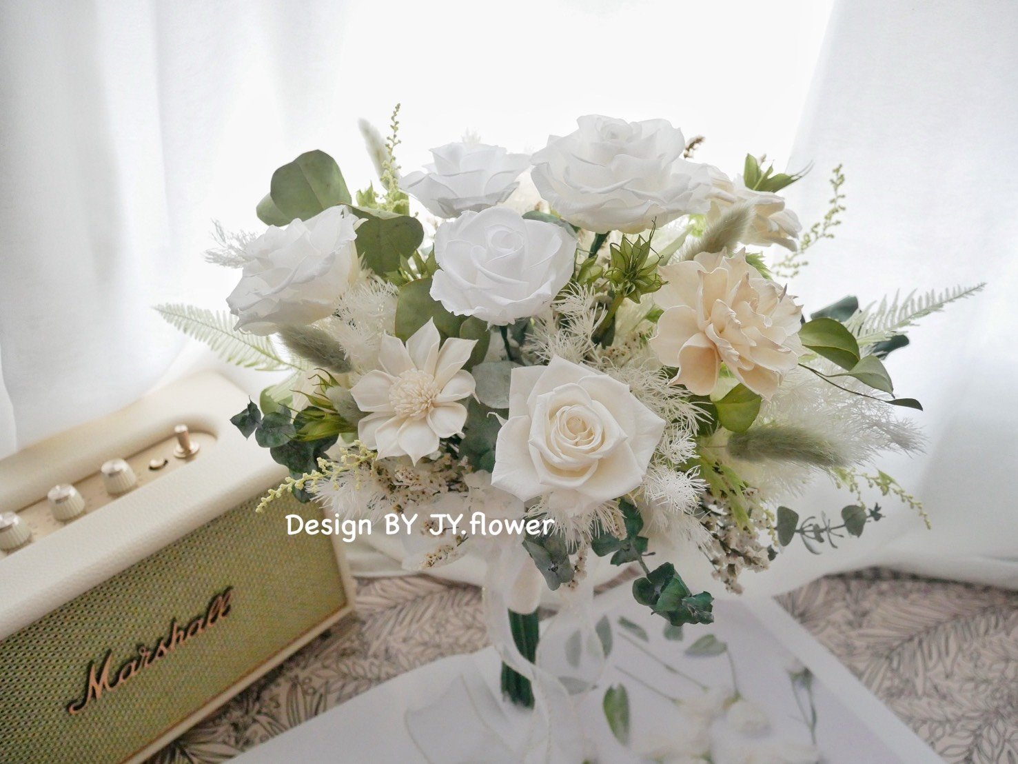 自然型手綁不凋捧花【純粹白系】