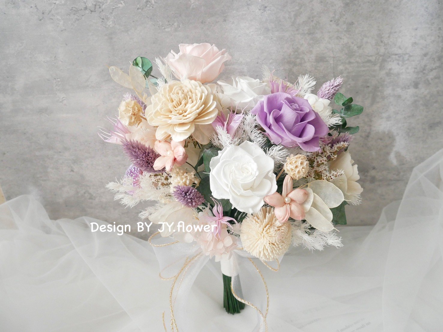 自然型手綁不凋捧花【純白紫粉】