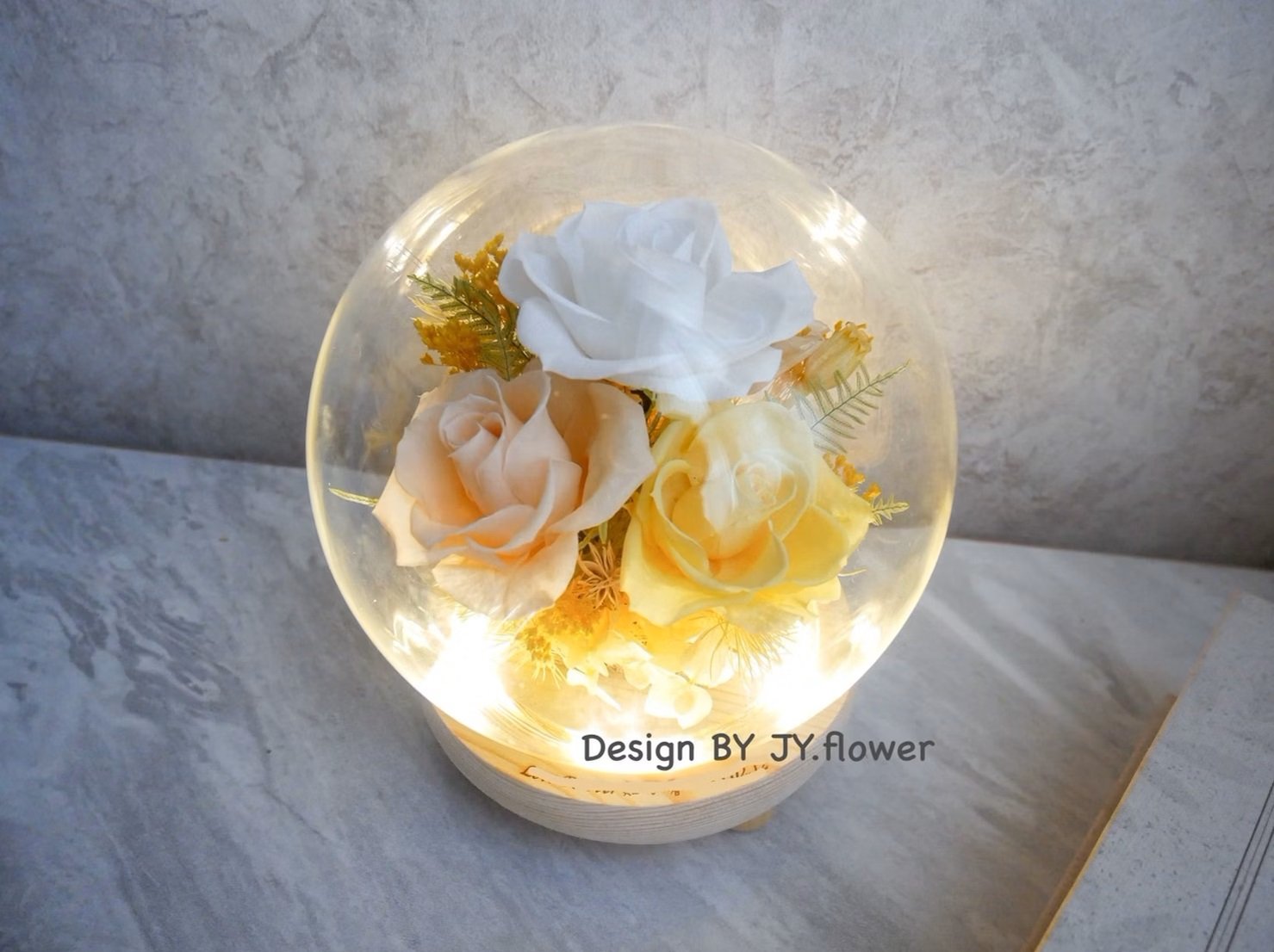 永生玫瑰水晶球玻璃罩夜燈【暖暖日光】