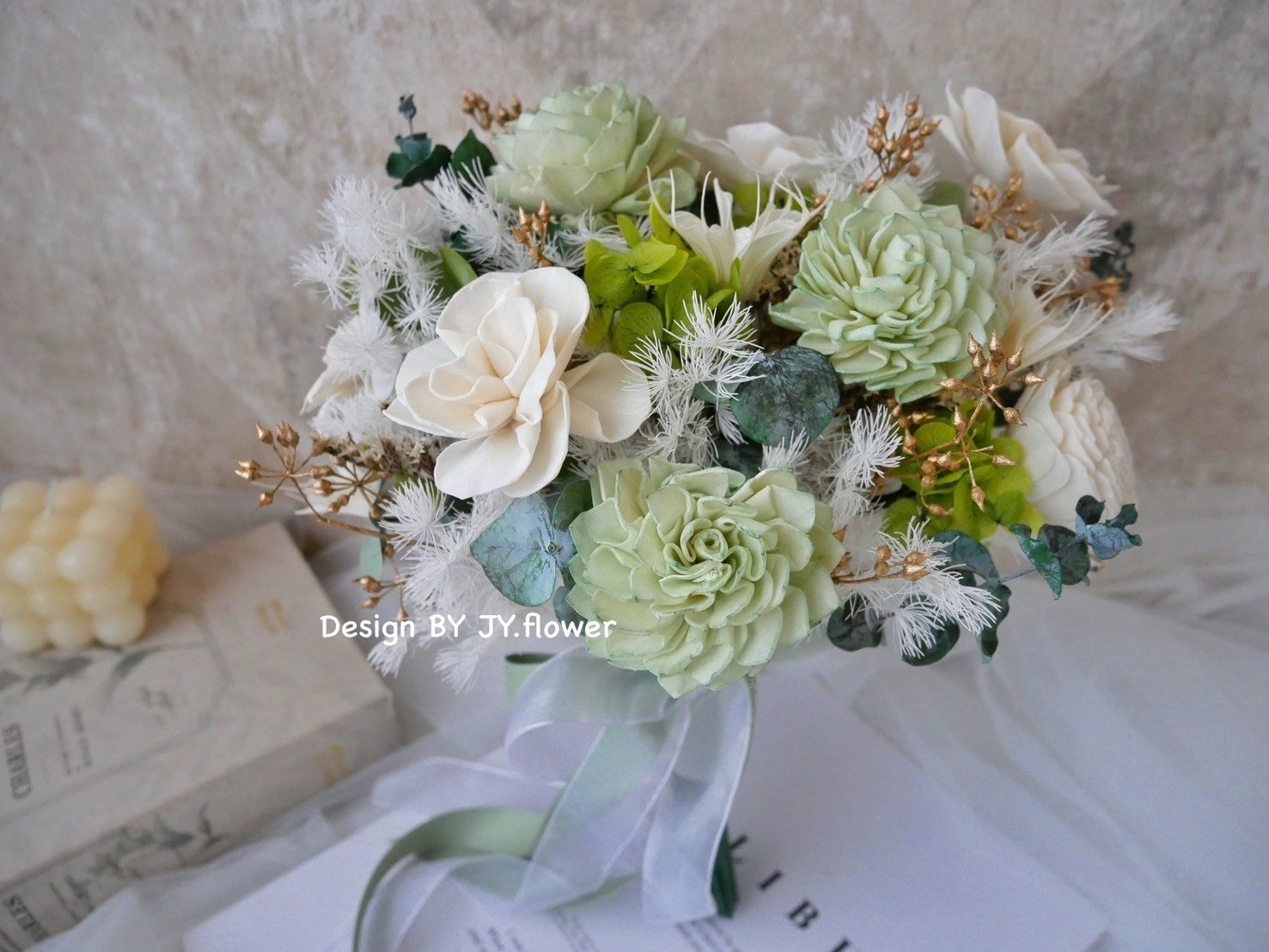 自然型手綁乾燥花捧花【夏日燦金】