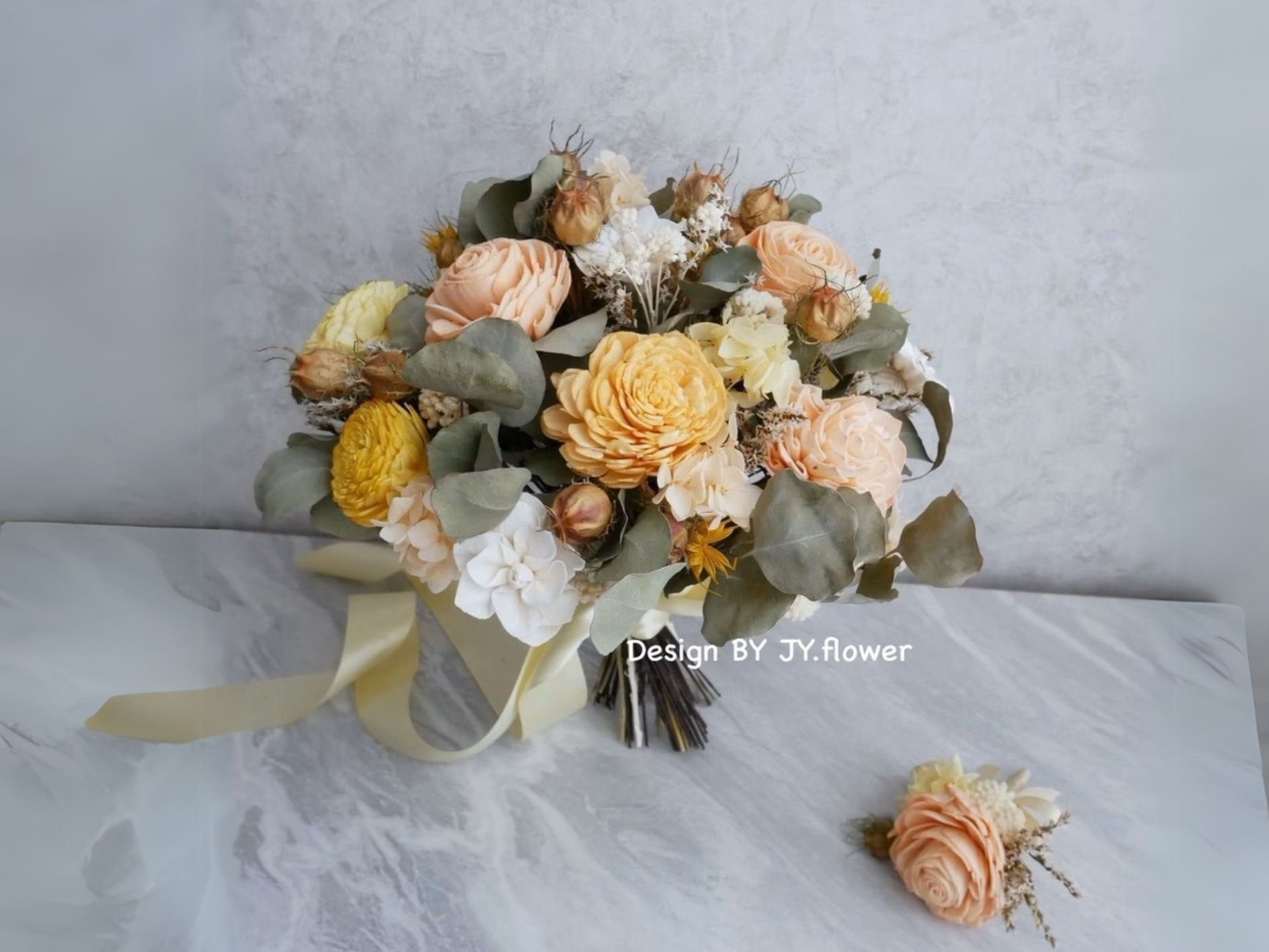 自然型手綁乾燥花分束捧花【皇后印記】