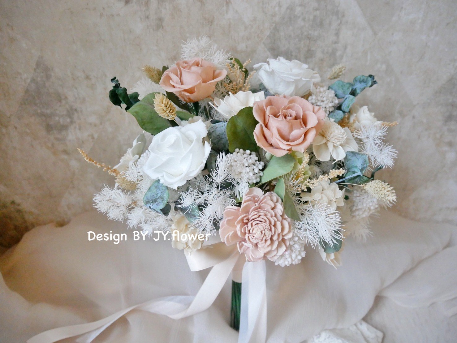 自然型手綁不凋捧花【純白裸膚】