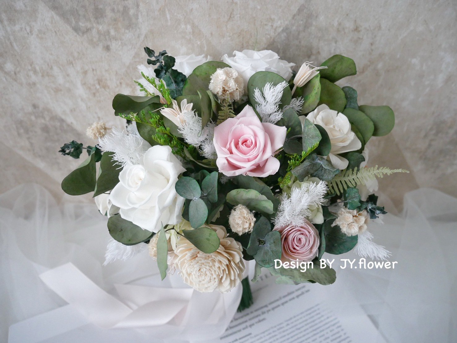 自然型手綁不凋花分束捧花【純白柔粉】-多葉款