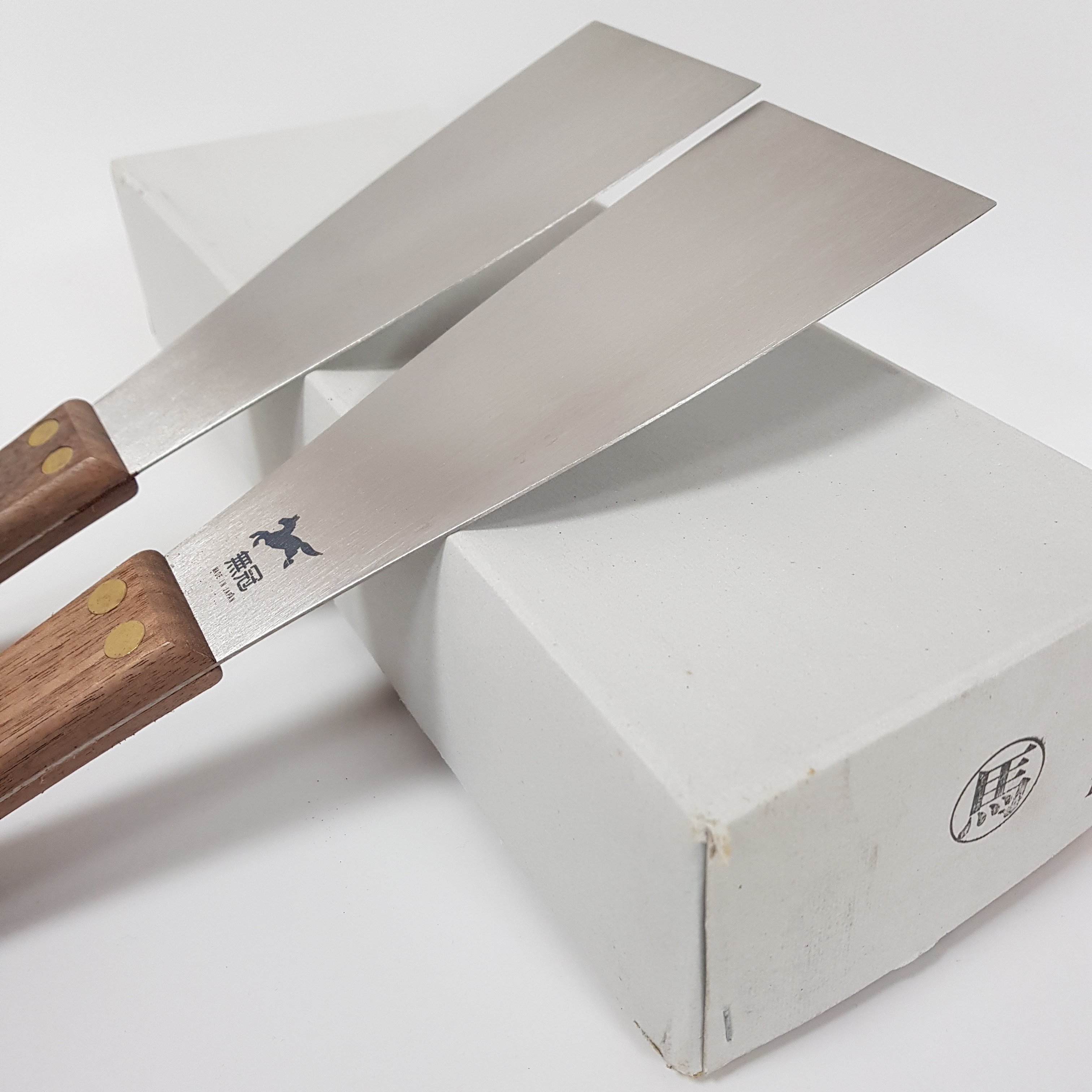 日本無冠∣黑馬調墨刀Black Horse Metal Ink Knife