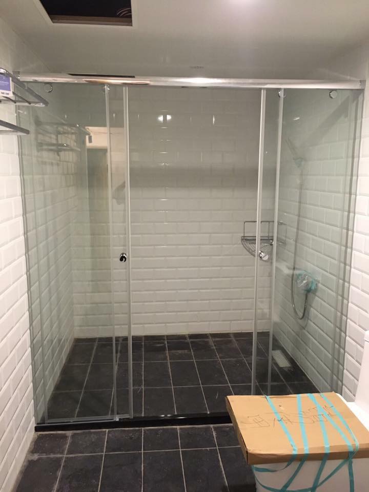 淋浴拉門乾溼分離 - 一字無框內開/外開 JC-005