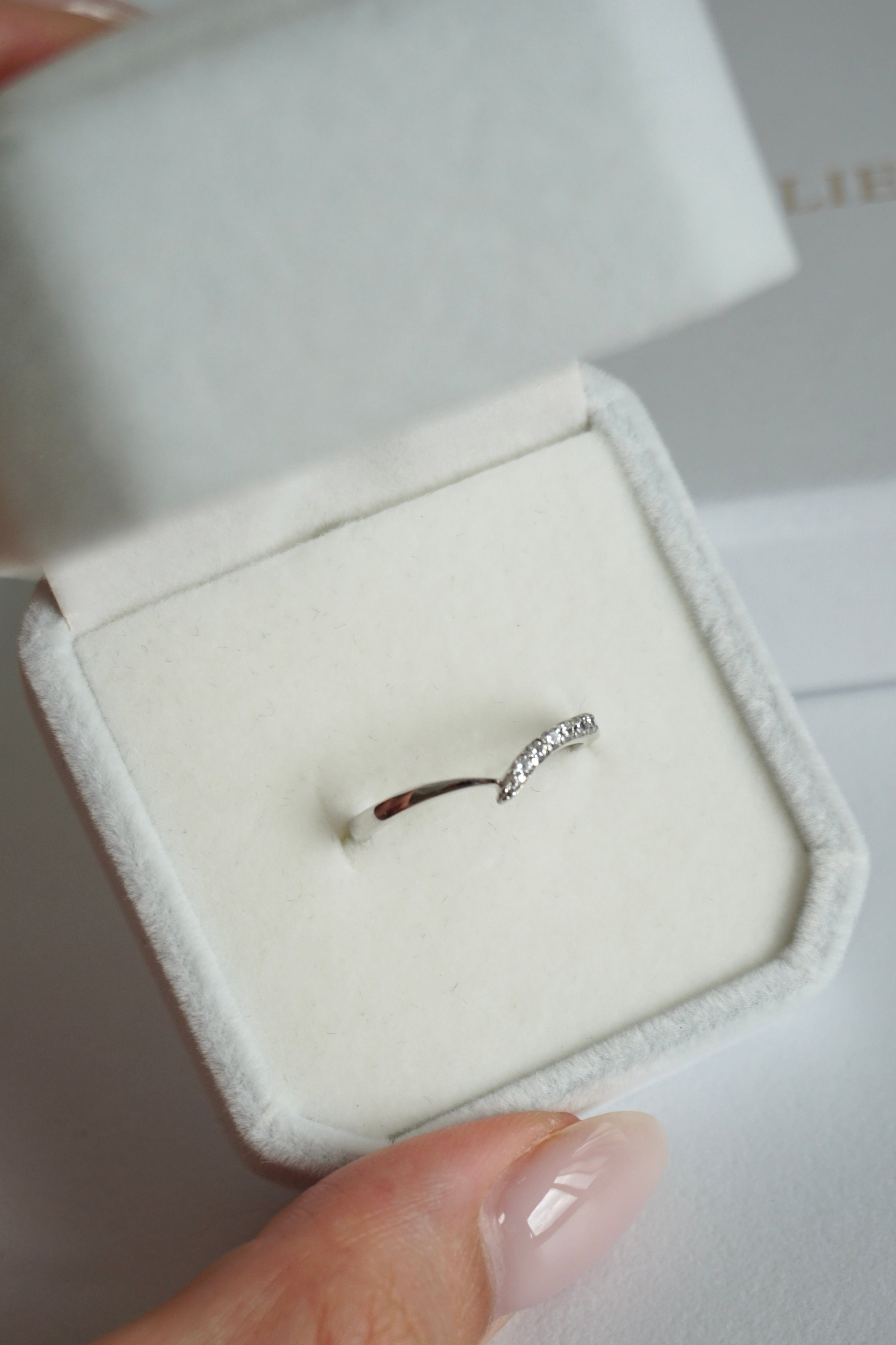 S925 Curved Pavé Wishbone Ring V型鑽造型戒指