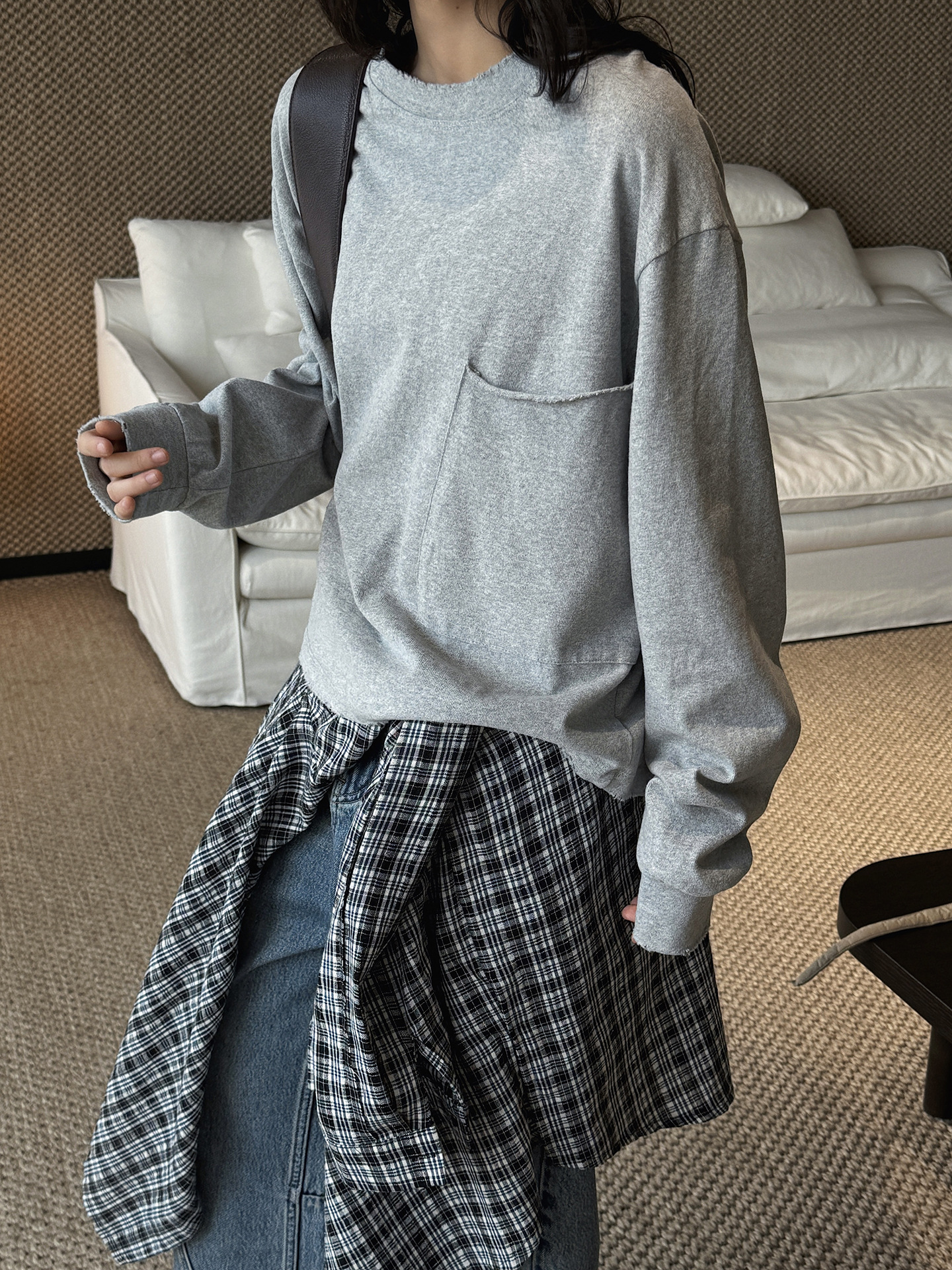 圓領單側袋不對稱T卹寬鬆輪廓