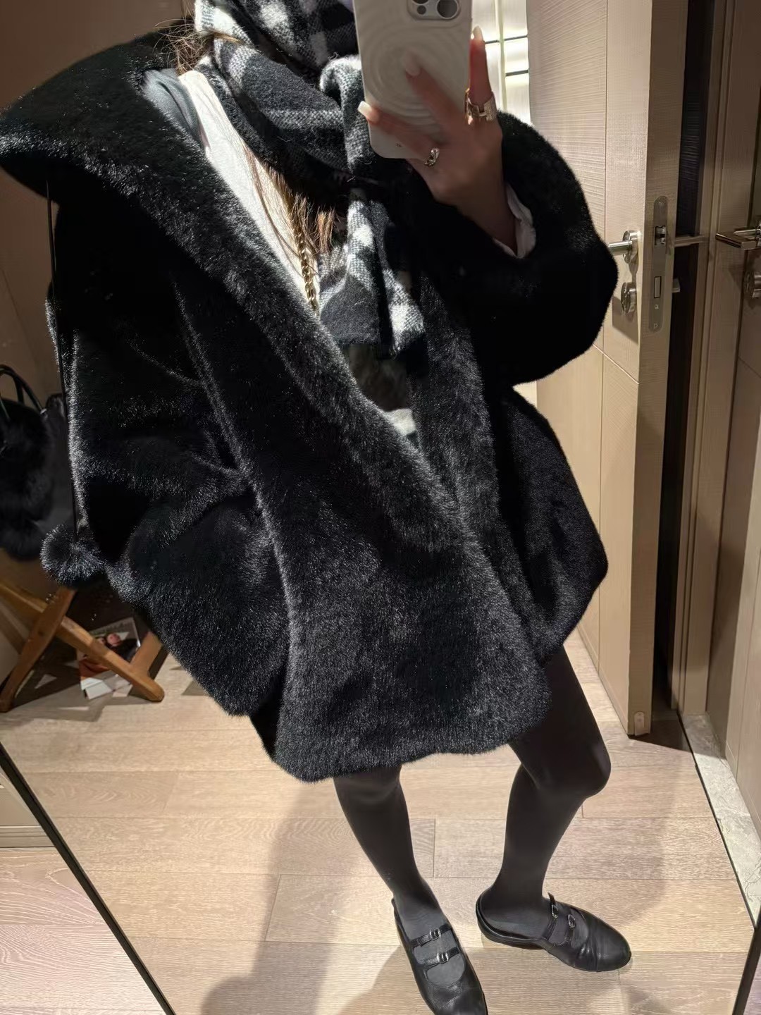 仿貂毛厚款毛球連帽皮毛大衣