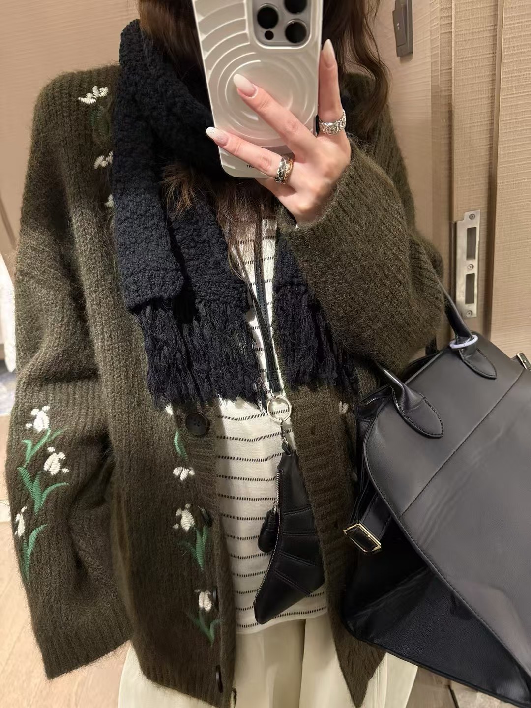 羊駝毛刺繡毛衣開衫外套