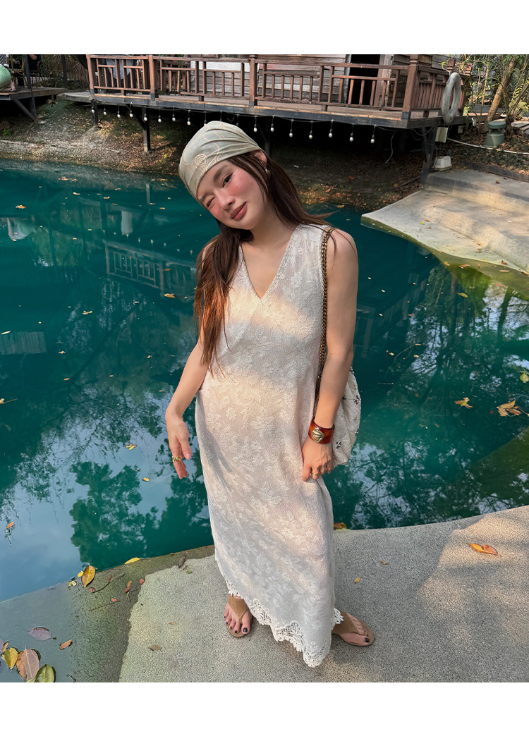 V領背心蕾絲鉤花無袖連身裙