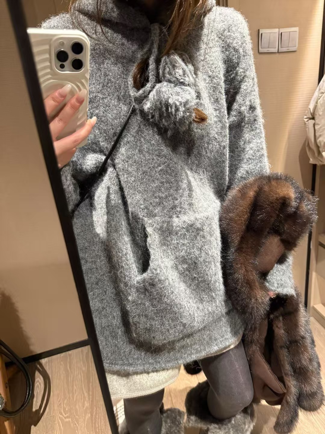 連帽毛球針織毛衣