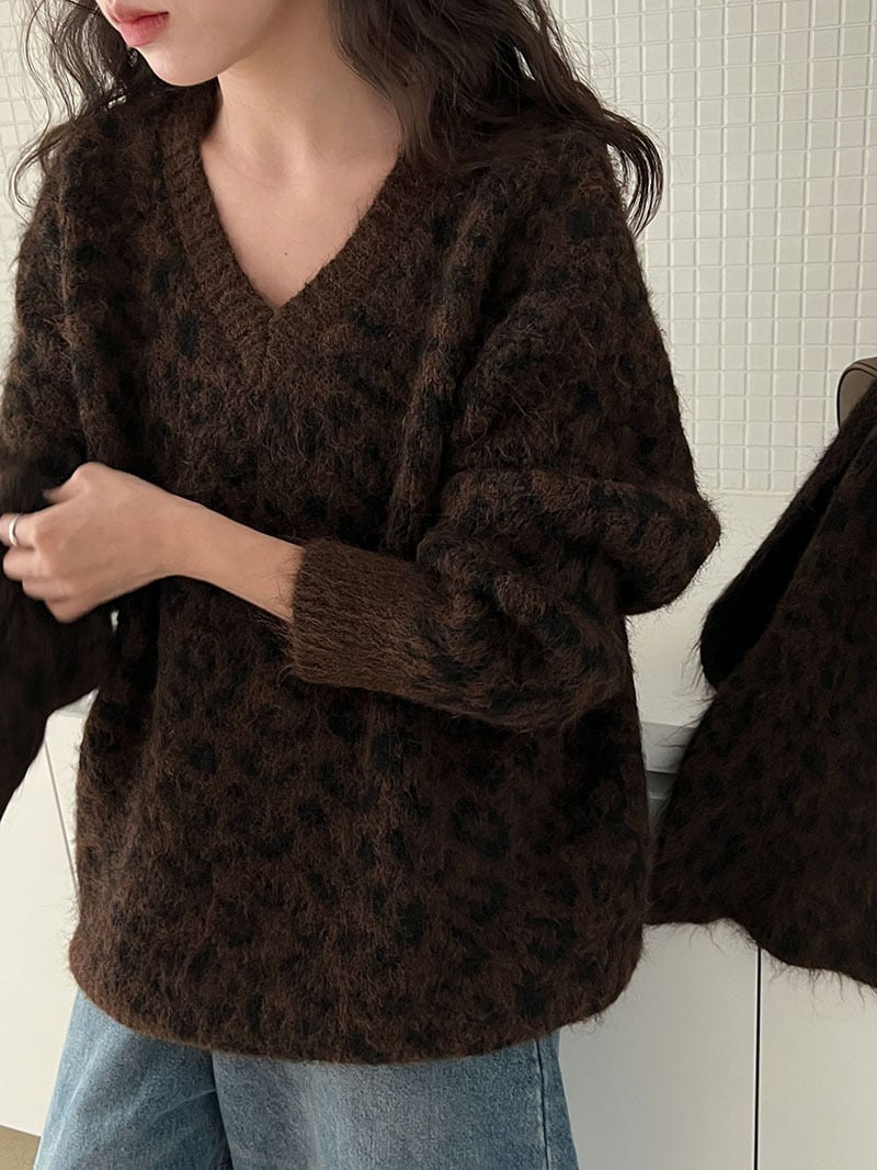 豹紋慵懶羊毛毛衣配圍巾