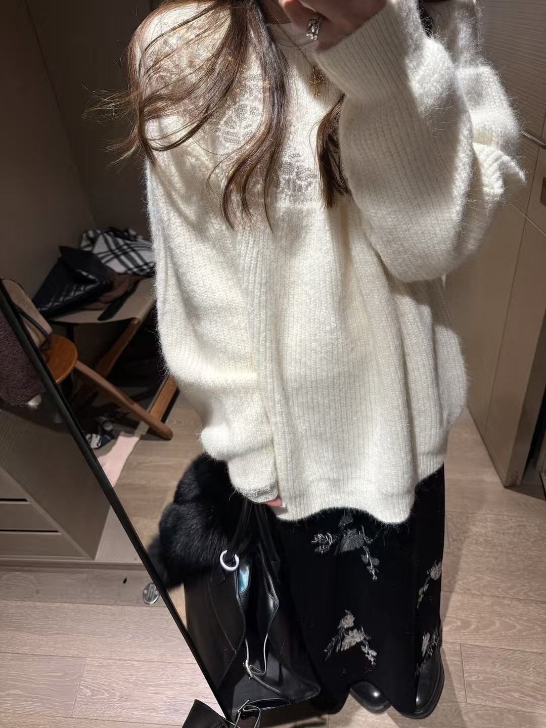 鏤空亮片亮片刺繡針織毛衣