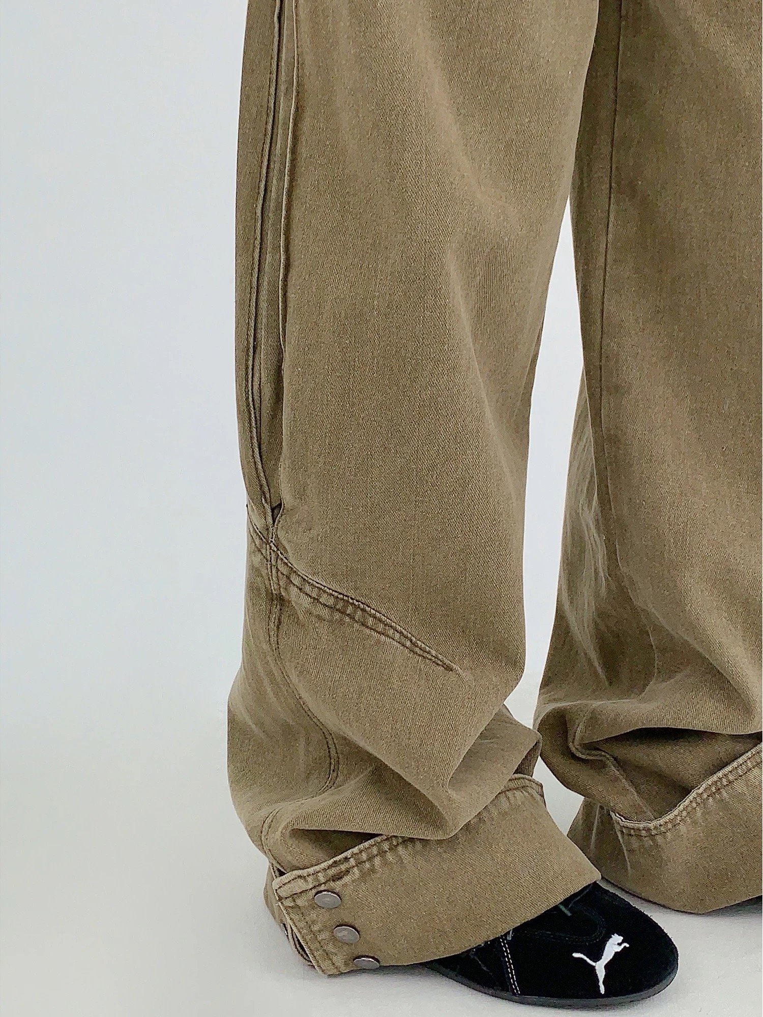 側邊開叉直筒牛仔褲