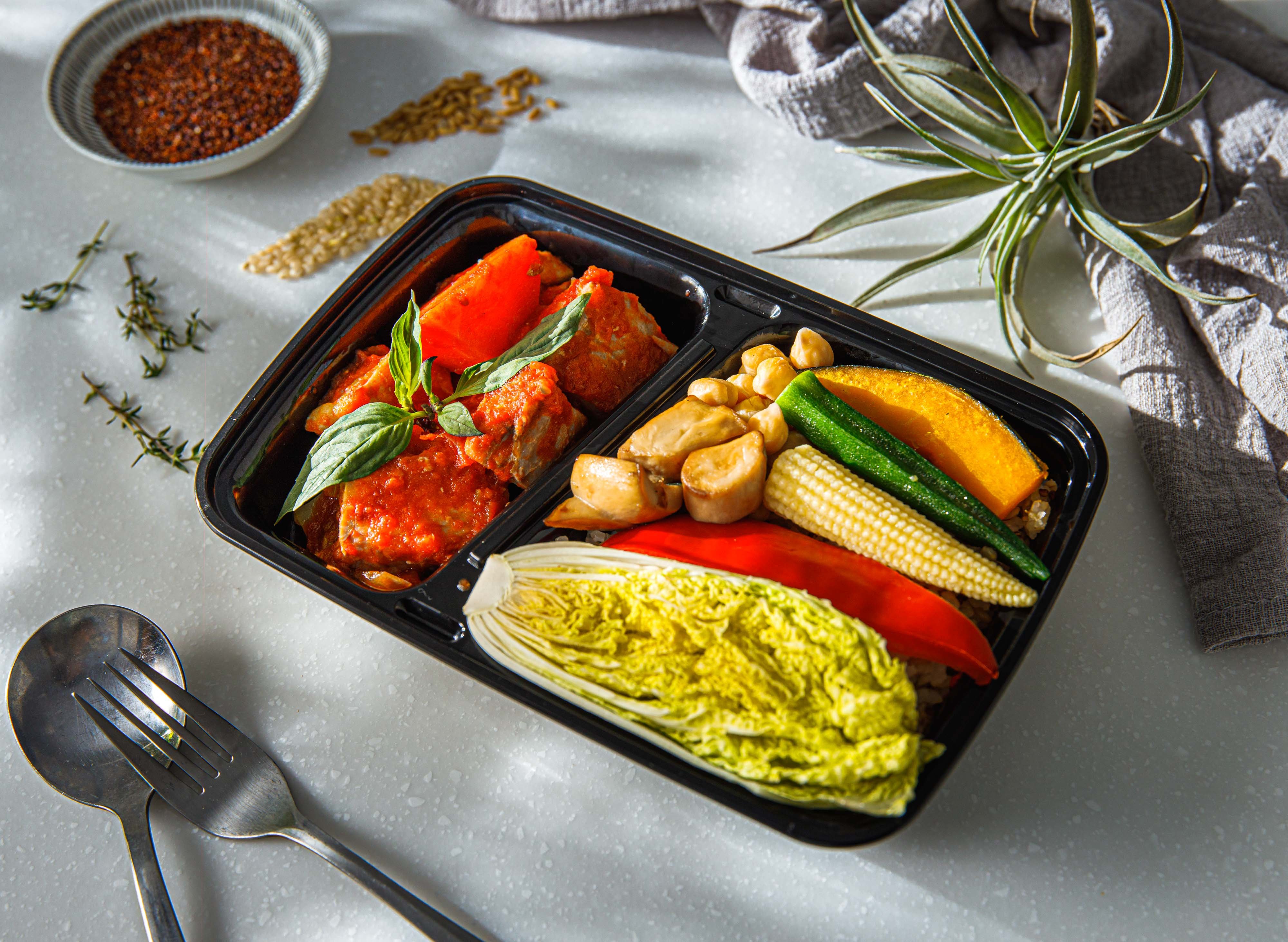 獵人燉雞腿｜STEWED CHICKEN WITH TOMATOES