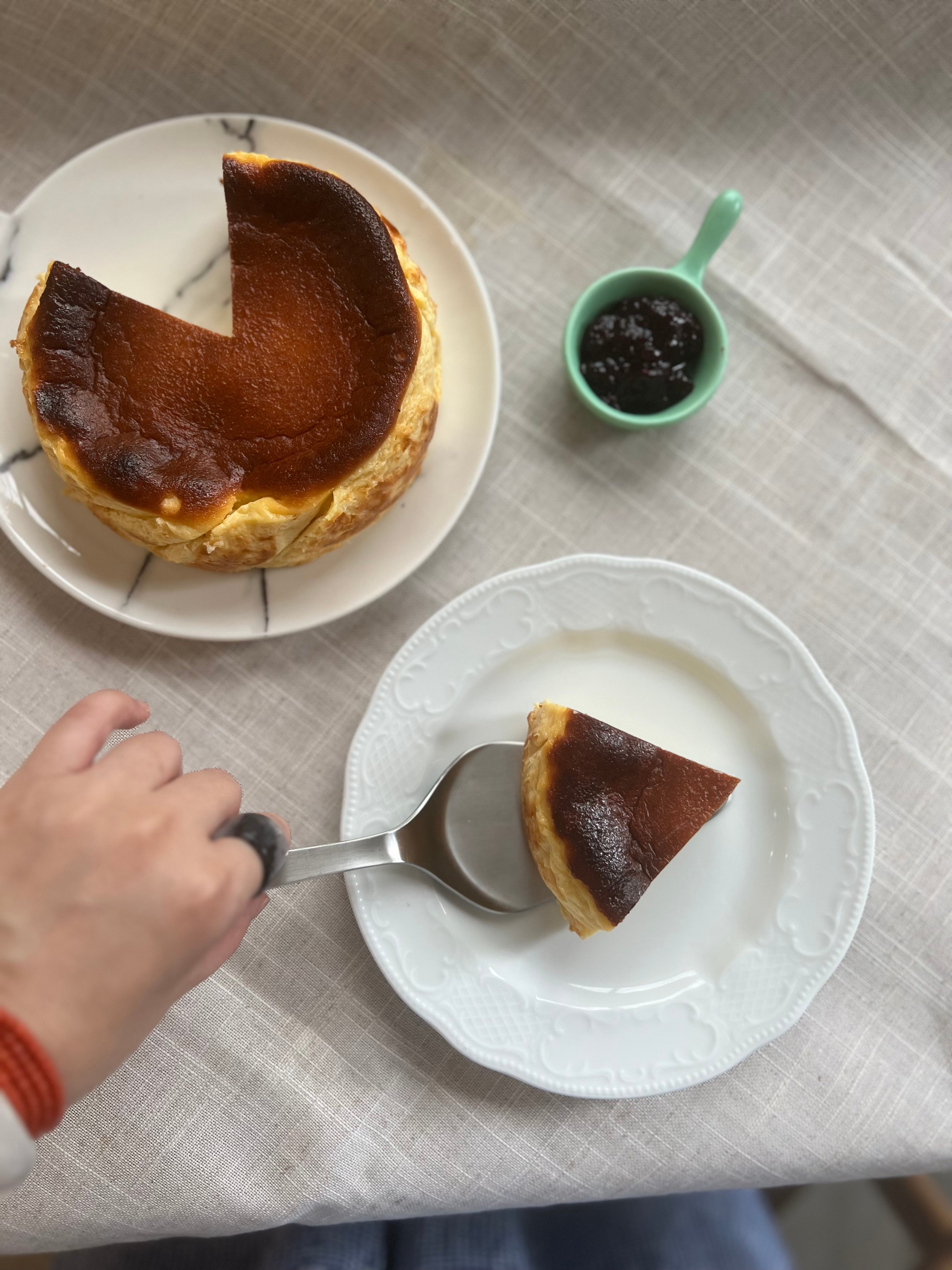 兩種威士忌巴斯克佐自製白蘭地果醬