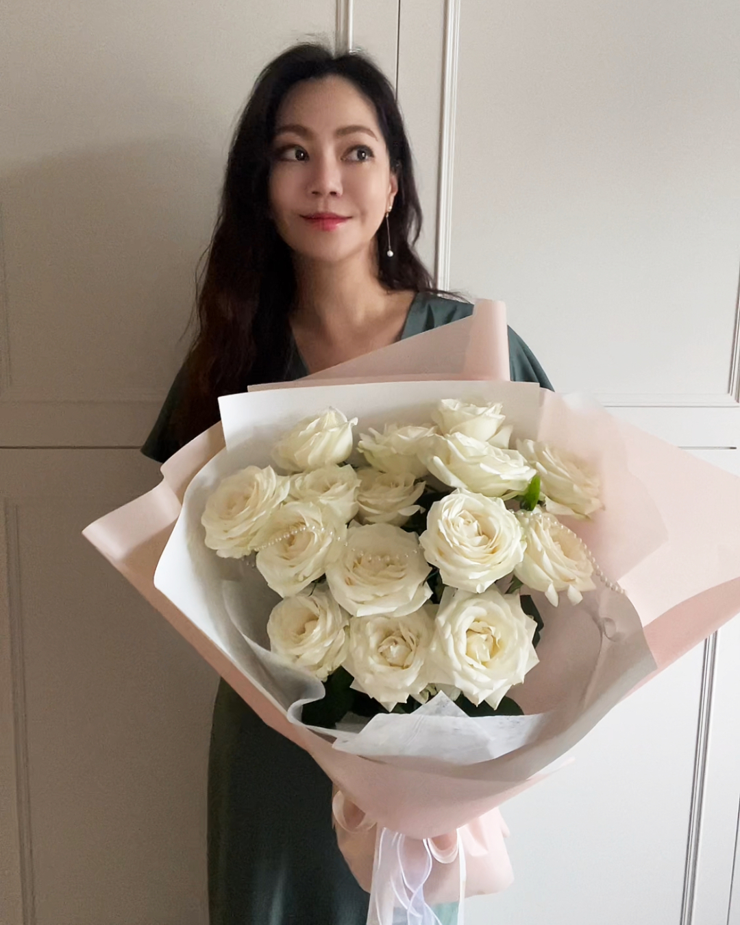 Pure Love 奢華白玫瑰花束