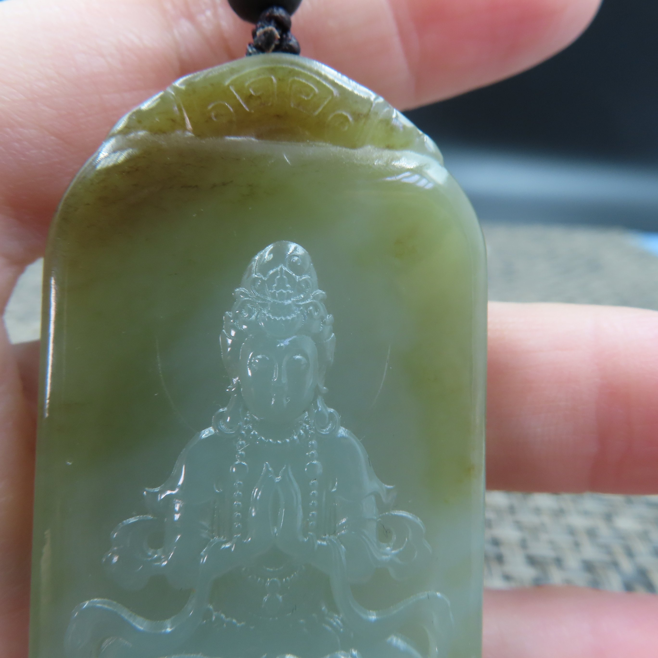 和田玉 且末料 附收藏證書【坐蓮觀音】