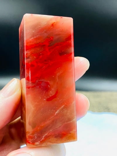 血色濃郁・膠質感強・老料精品瓜瓢紅 【六面平雞血大紅袍】
