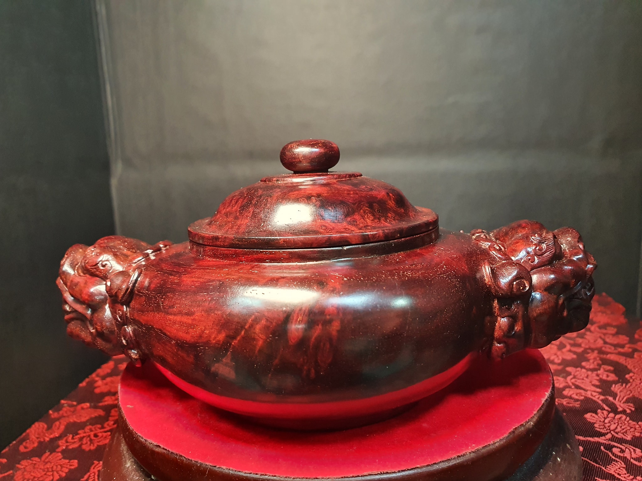 印度小葉紫檀【獸首壺】