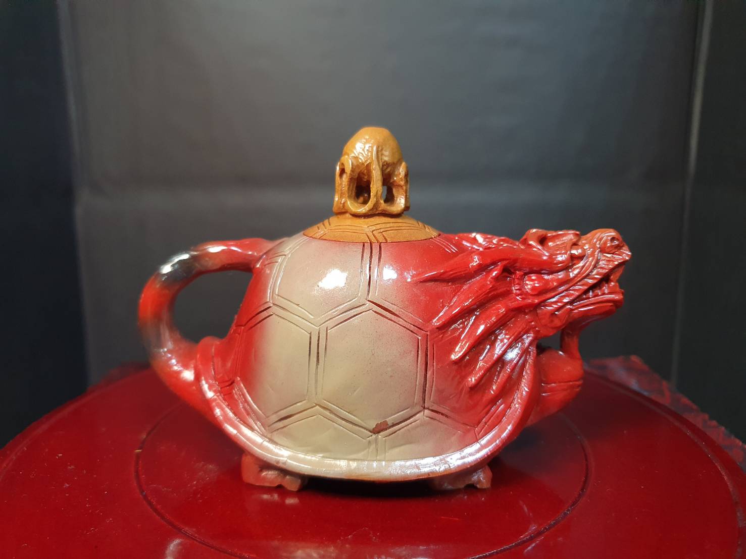 精選壽山石工藝品【龍龜壺】