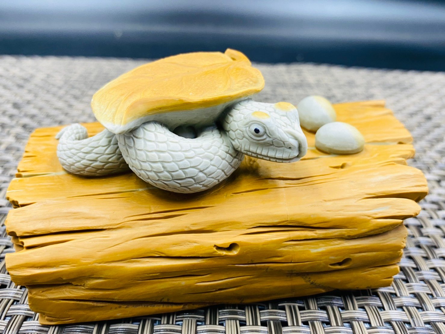 天然巧雕 壽山山秀園石系列【白蛇】