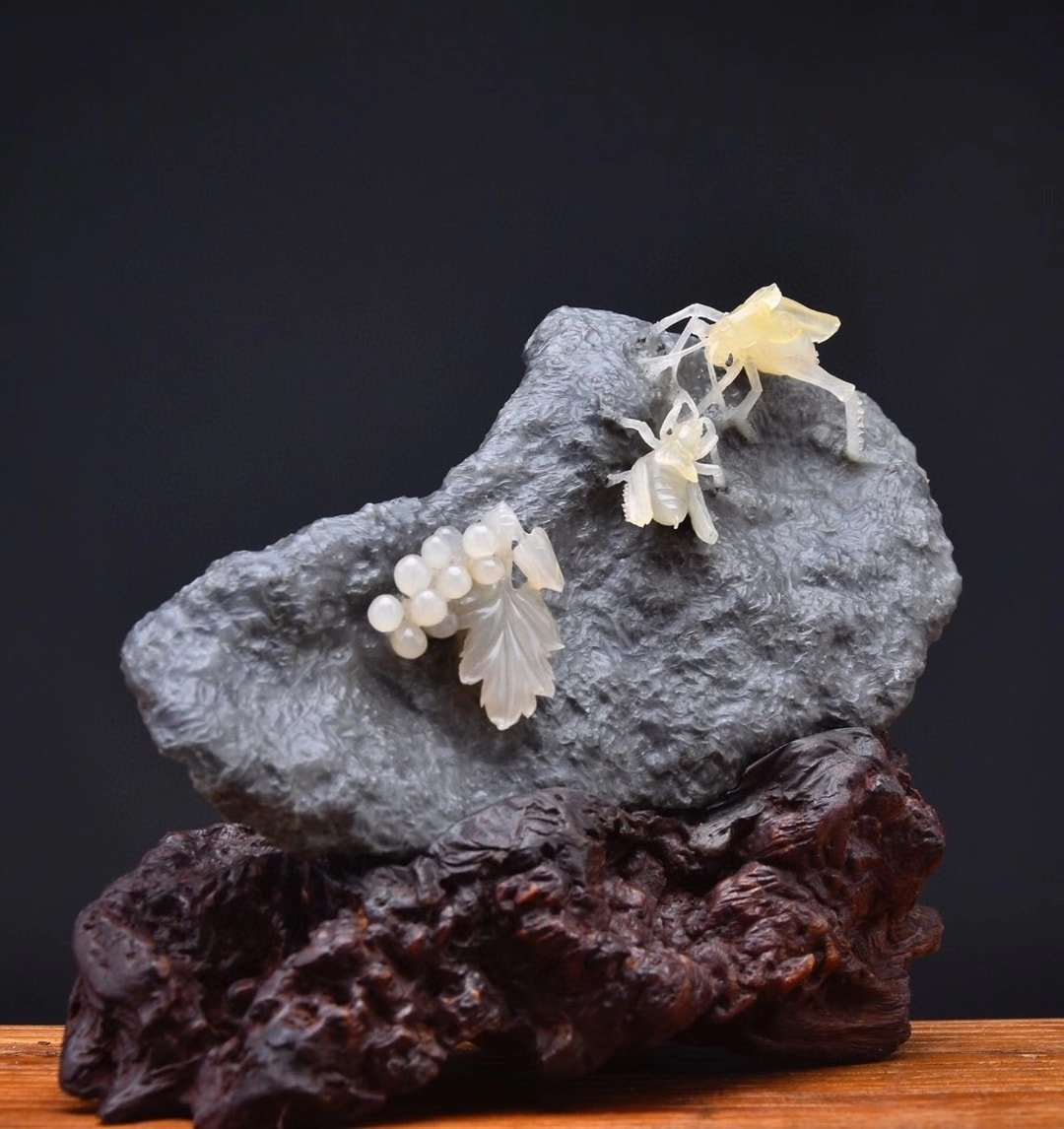 壽山石極品巧雕【鬥蛐蛐】