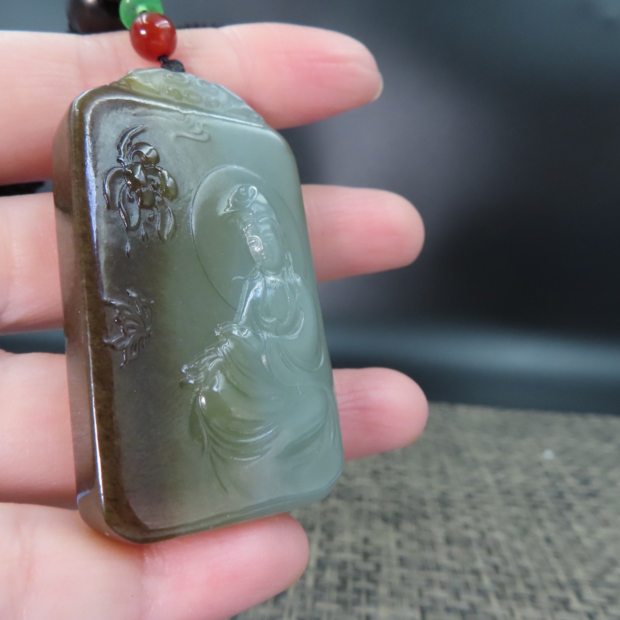 和田玉 且末料 附收藏證書【蓮花觀音】