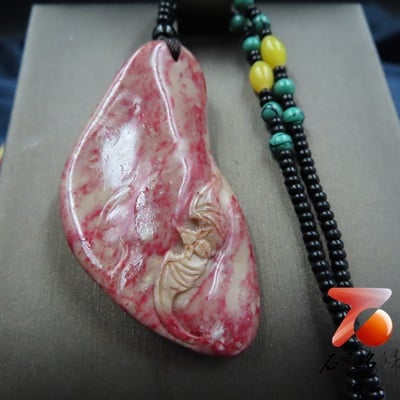 軟底雞血石掛件、手把件【蓮蓮福至】