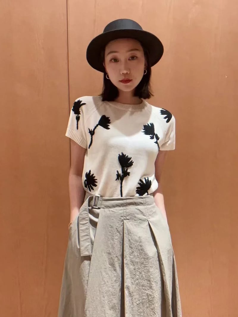 MAX&Co.花卉刺繡針織T