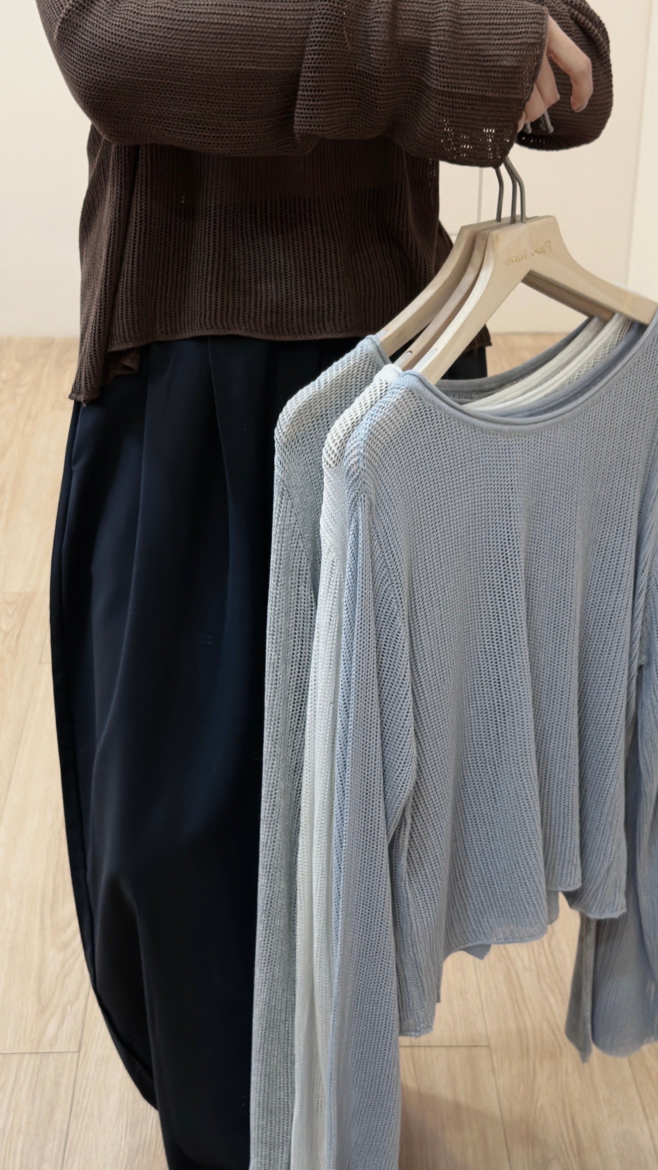 寬寬後扣薄針織