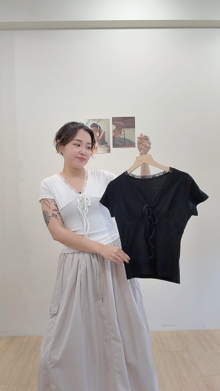 蕾絲v領Tee