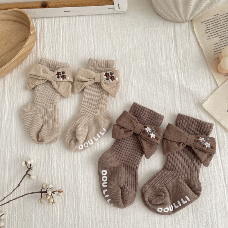 森系小繡花蝴蝶結寶寶襪