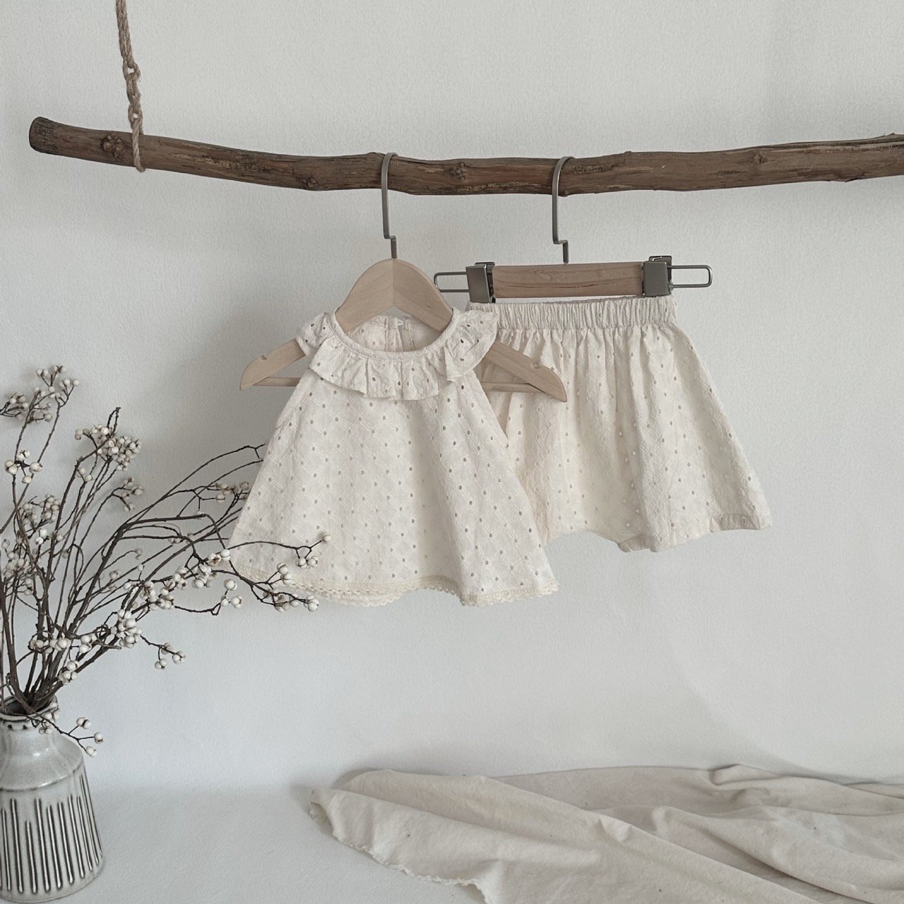 質感簍空刺繡荷葉領套裝