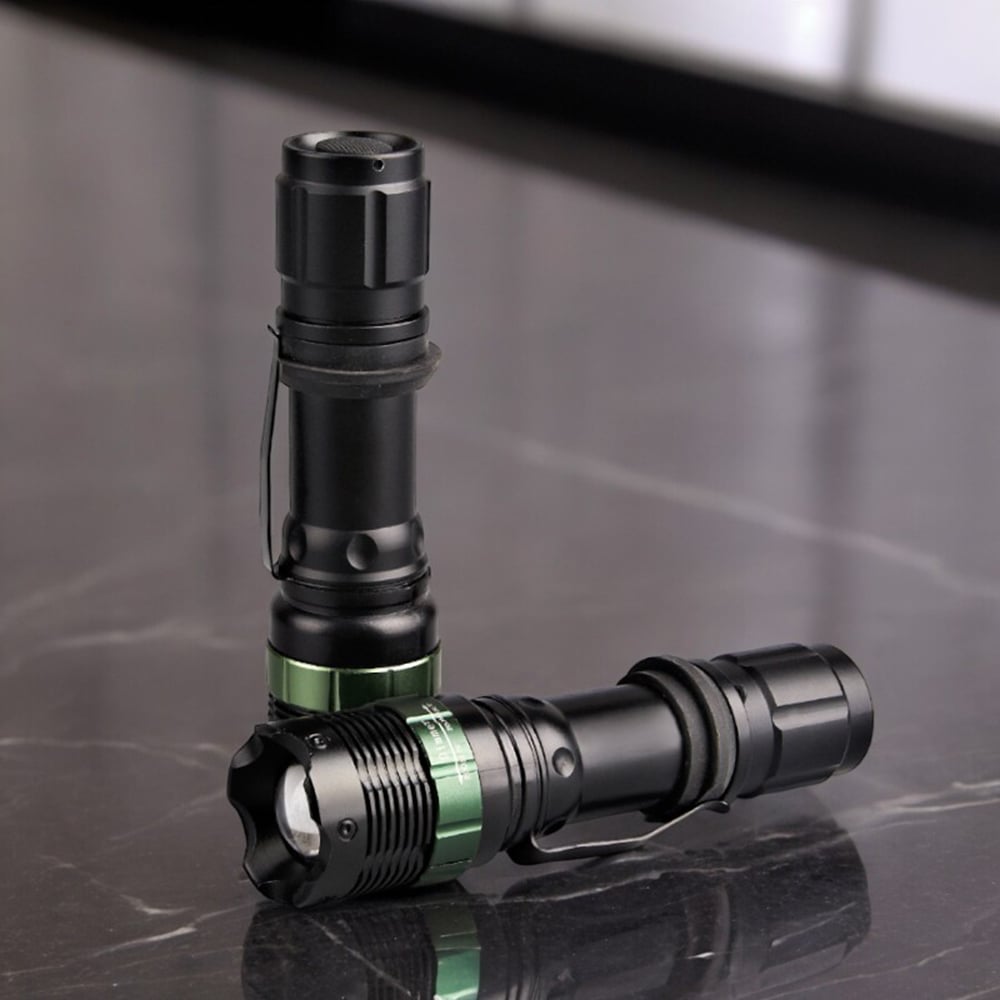 《Q5 LED戰術強光手電筒》機械無段變焦/遠射充電/18650