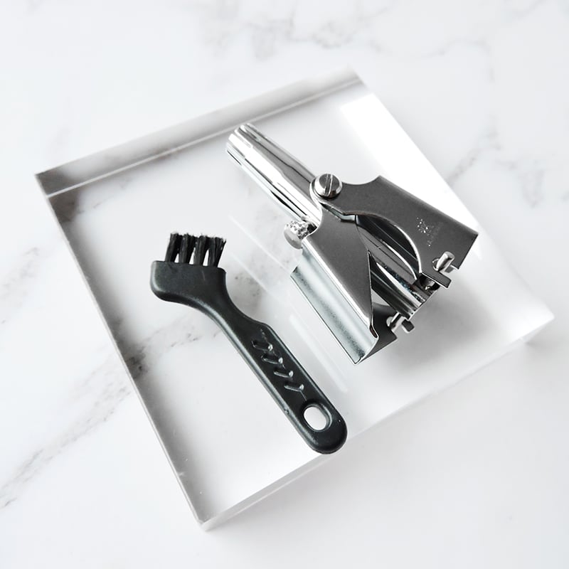 《德國雙人牌手動鼻耳毛修剪器》 79850-002【平行輸入】